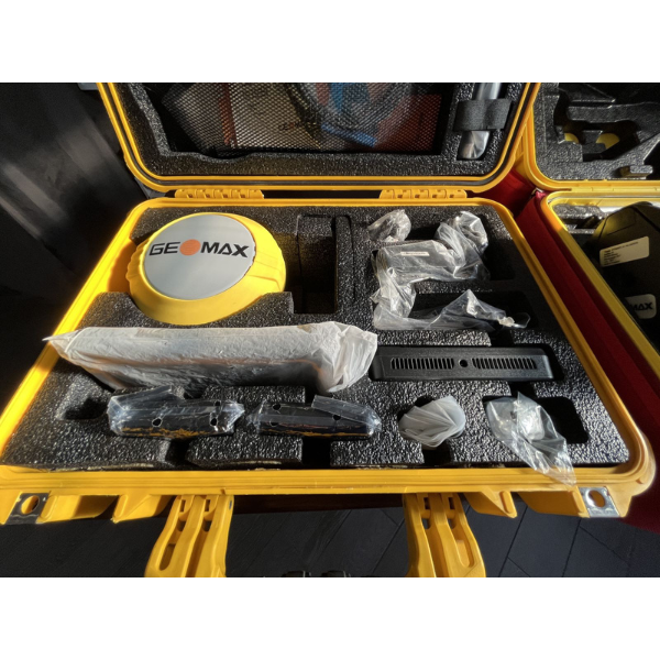 Ricevitore GNSS Geomax Zenith35 TAG + Stazione Totale Robotica ZOOM90 1” AIM 360