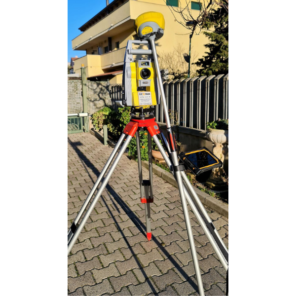 Ricevitore GNSS Geomax Zenith35 TAG + Stazione Totale Robotica ZOOM90 1” AIM 360